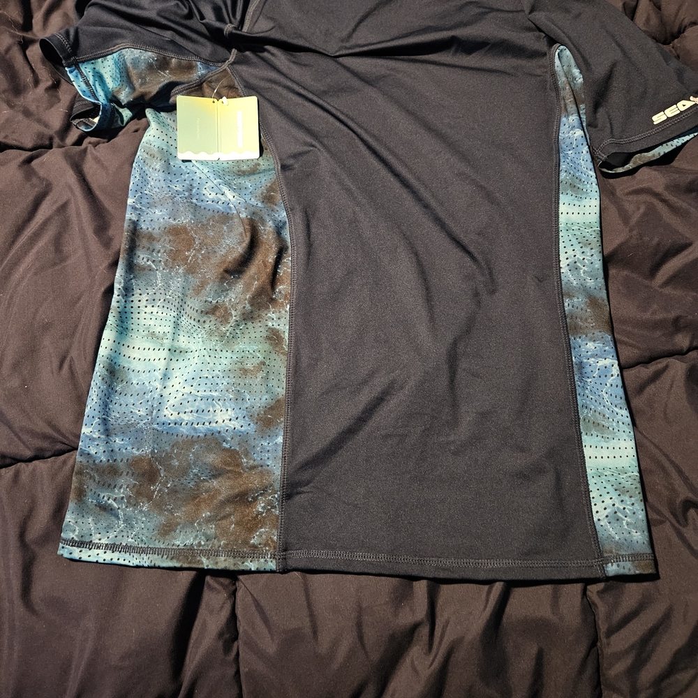 Sea-Doo NWT Men's Rashguard Blue Tee with Mesh Sides size large